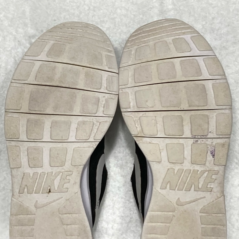 Nike Kids Black/White Tanjun Running Athletic Sneakers Shoes Size 3Y - Picture 8 of 11